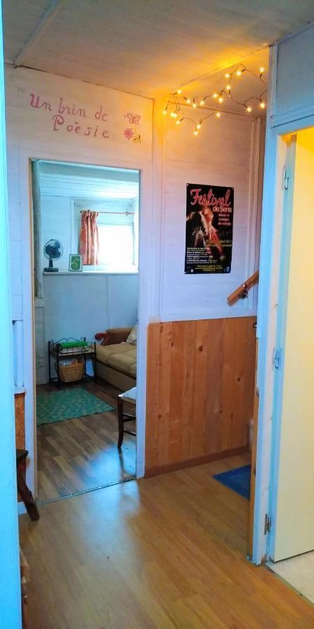 Bed and Breakfast Ferme De L'Art Rural Et Populaire Maillot Екстер'єр фото